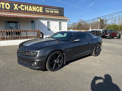 Used 2010 Chevrolet Camaro SS w/ RS Package image 2