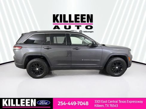 Used 2023 Jeep Grand Cherokee Laredo AWD/4WD image 10
