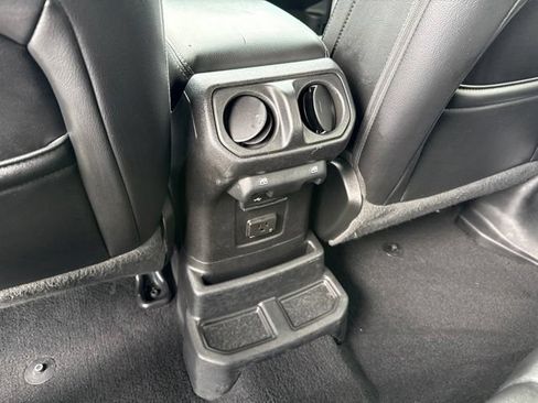 Used 2020 Jeep Wrangler Unlimited Sahara AWD/4WD image 18