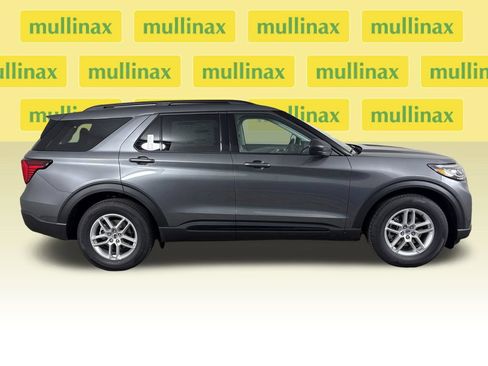 New 2026 Ford Explorer Active w/ Active Comfort Package RWD image 2