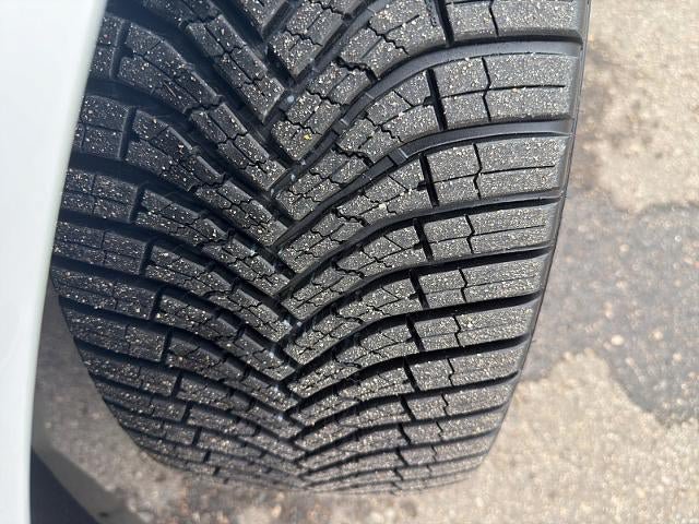 Used 2021 Buick Envision Avenir AWD/4WD image 11