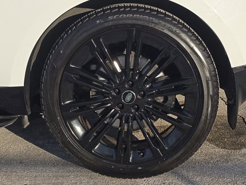 Used 2023 Land Rover Range Rover SE image 6