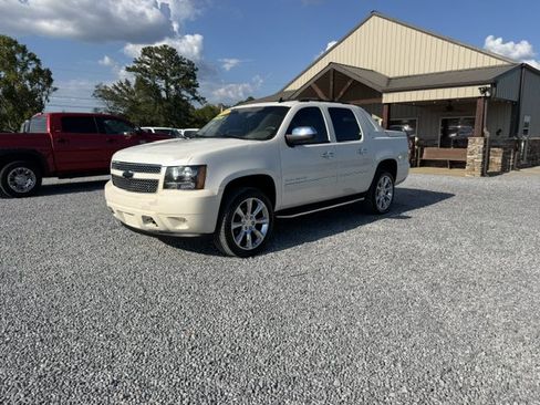 Used 2011 Chevrolet Avalanche LTZ RWD image 1