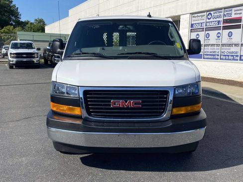 Used 2025 GMC Savana 2500 w/ Driver Convenience Package RWD image 2