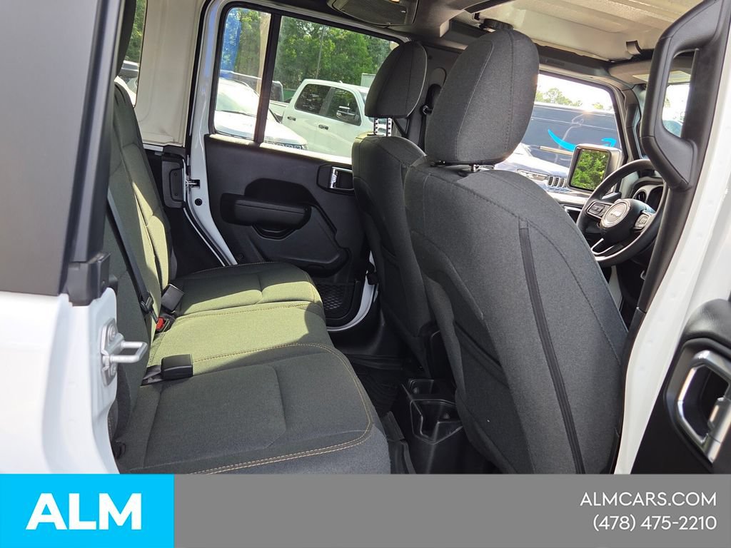 Used 2025 Jeep Wrangler Unlimited Sport AWD/4WD image 17