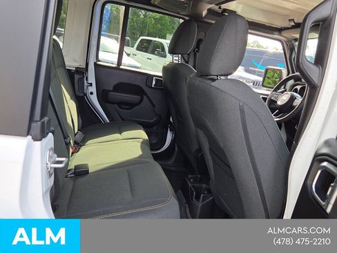Used 2025 Jeep Wrangler Unlimited Sport AWD/4WD image 17
