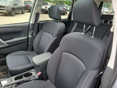 Used 2018 Subaru Forester 2.5i Premium w/ All-Weather Package AWD/4WD image 5