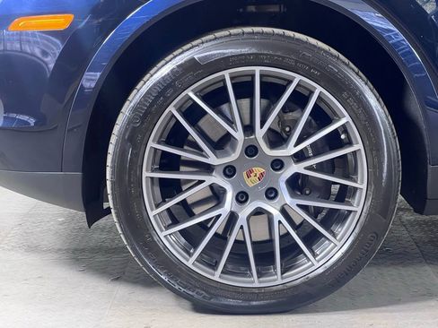 Certified 2023 Porsche Cayenne image 13