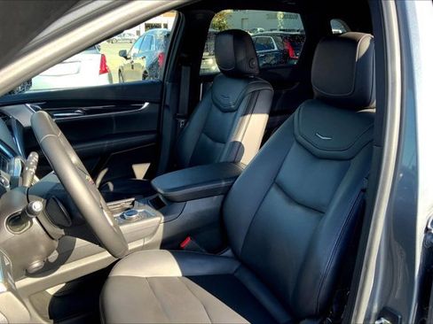 Used 2022 Cadillac XT5 Premium Luxury w/ LPO, Floor Liner Package image 25