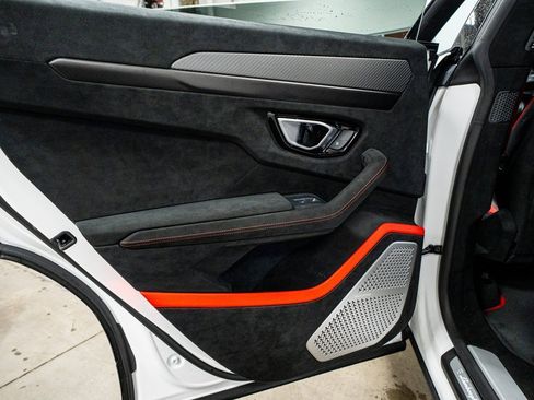 Used 2024 Lamborghini Urus Performante image 61