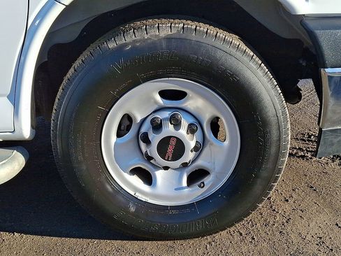 Used 2024 GMC Savana 2500 w/ Driver Convenience Package image 33