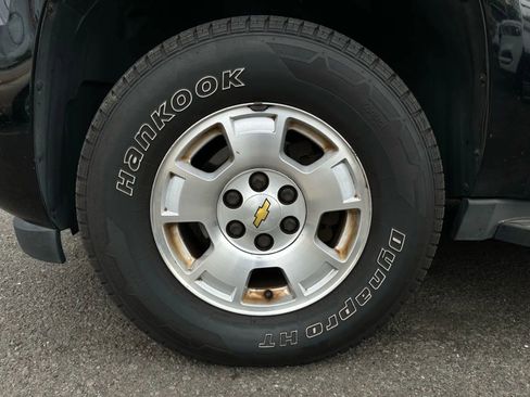 Used 2009 Chevrolet Suburban LT image 27