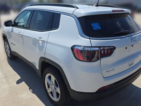 Used 2023 Jeep Compass Latitude AWD/4WD image 3