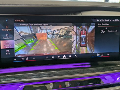 Used 2023 BMW 740i image 26