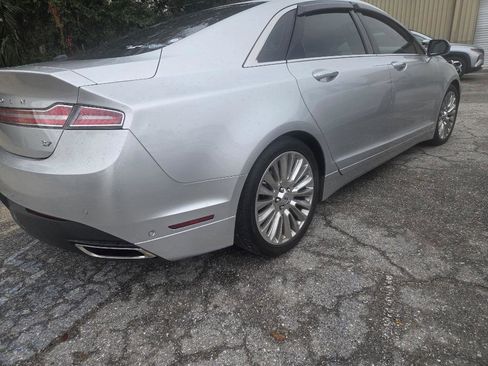 Used 2013 Lincoln MKZ image 4