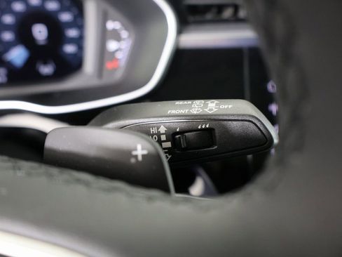 Certified 2025 Audi Q3 2.0T Premium w/ Convenience Package image 31