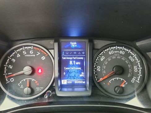 Used 2020 Toyota Tacoma SR image 39