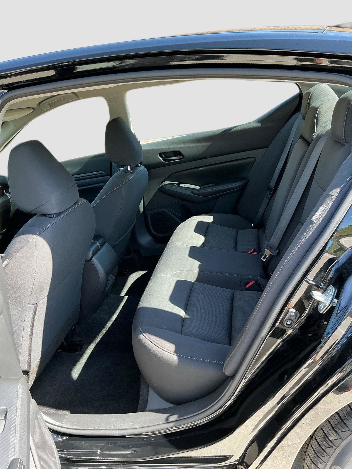 Used 2024 Nissan Altima 2.5 SV FWD image 18