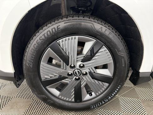 Certified 2025 Nissan Murano SL w/ Cargo Package AWD/4WD image 13