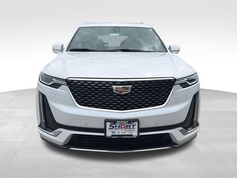 Used 2024 Cadillac XT6 Premium Luxury AWD/4WD image 4