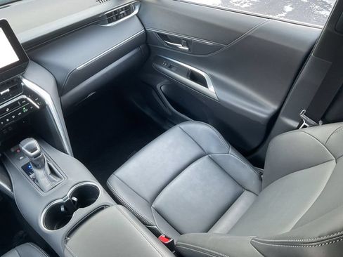 Used 2023 Toyota Venza Nightshade AWD/4WD image 17