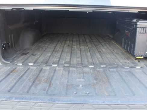 Used 2011 GMC Sierra 2500 SLT w/ SLT Convenience Package image 17