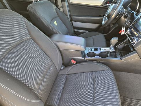 Used 2018 Subaru Outback 2.5i Premium image 19