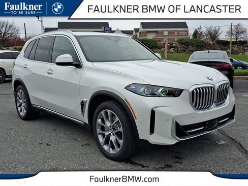 New 2026 BMW X5 xDrive40i w/ Premium Package AWD/4WD image 1