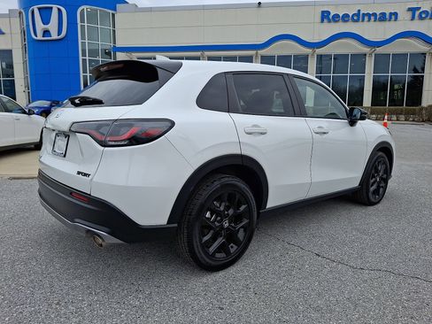 Used 2023 Honda HR-V Sport image 6