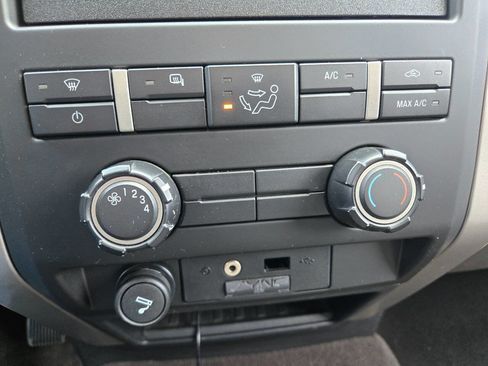 Used 2010 Ford F150 XLT image 21