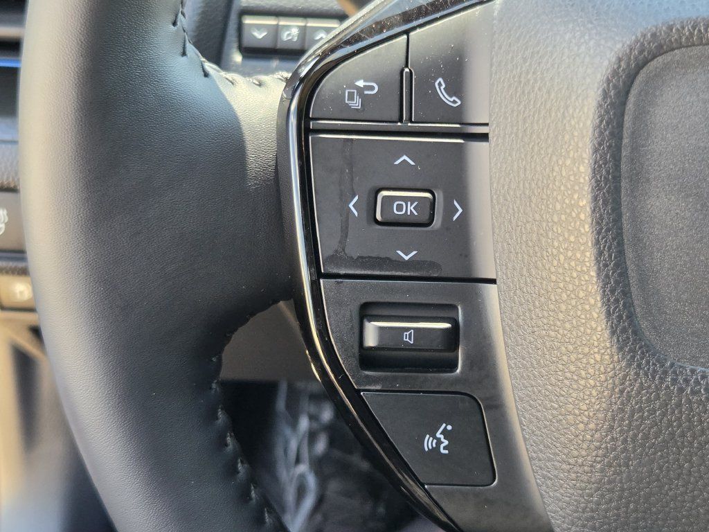 Used 2026 Toyota Prius Plug-In Hybrid FWD image 23