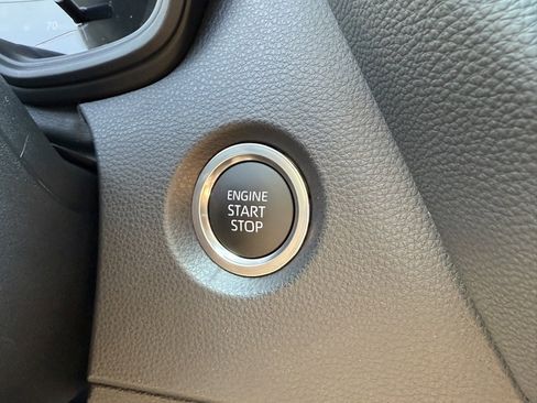 Used 2025 Toyota Corolla SE image 21