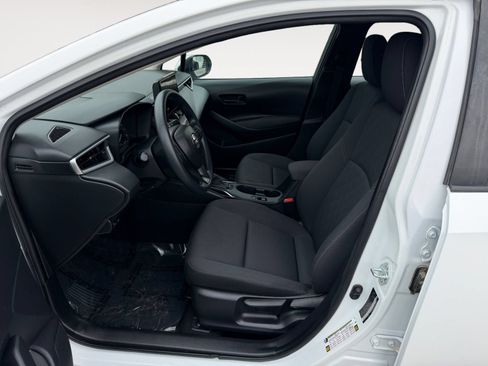 Used 2024 Toyota Corolla LE FWD image 9