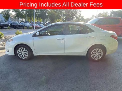 Used 2018 Toyota Corolla LE FWD image 3