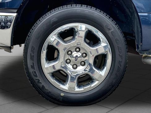 Used 2015 Ford F150 XLT w/ Equipment Group 302A Luxury AWD/4WD image 11