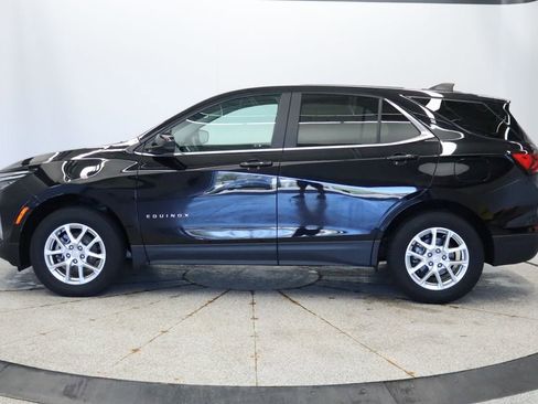 Used 2023 Chevrolet Equinox LT w/ Driver Convenience Package AWD/4WD image 2