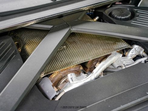 Used 2025 Aston Martin DB12 Coupe image 17