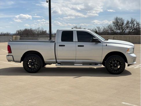 Used 2017 RAM 1500 Express AWD/4WD image 9