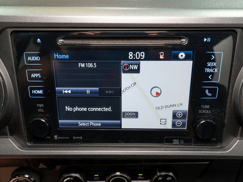 Used 2018 Toyota Tacoma TRD Off-Road image 20