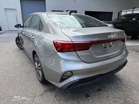 Certified 2023 Kia Forte LXS w/ LXS Technology Package FWD image 4