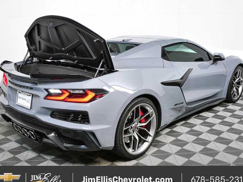 Used 2025 Chevrolet Corvette Z06 RWD image 22