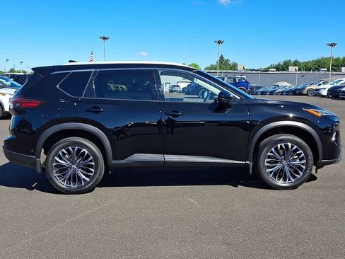 Certified 2025 Nissan Rogue SL w/ Tech Package AWD/4WD image 8