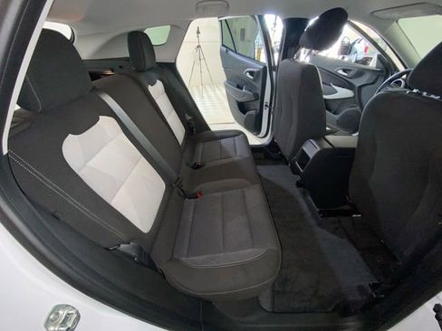 Used 2024 Chevrolet Trax LS w/ LS Convenience Package FWD image 31