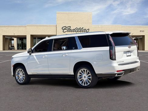 Used 2022 Cadillac Escalade ESV Premium Luxury w/ Performance Package AWD/4WD image 39