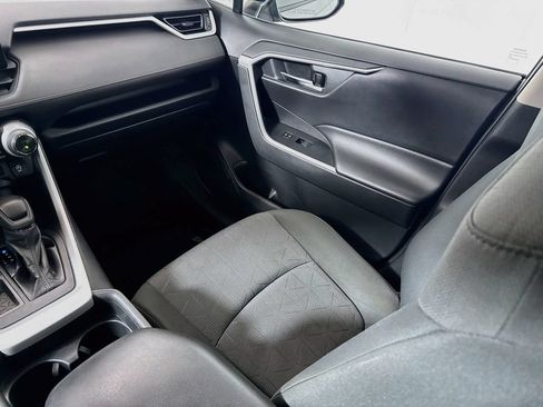 Used 2020 Toyota RAV4 XLE w/ Convenience Package FWD image 21