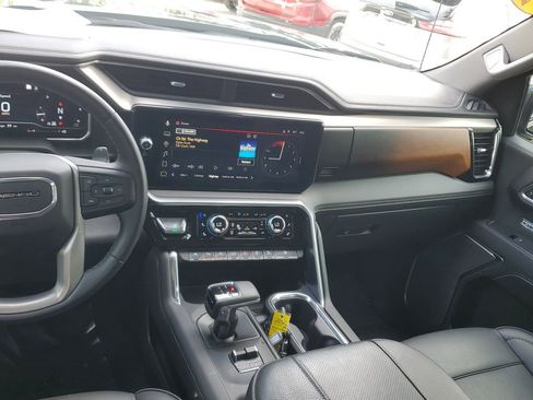 Certified 2023 GMC Sierra 1500 Denali AWD/4WD image 19