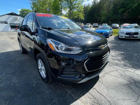 Used 2019 Chevrolet Trax LT w/ LT Convenience Package AWD/4WD image 13