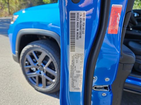New 2026 Jeep Compass Latitude AWD/4WD image 16