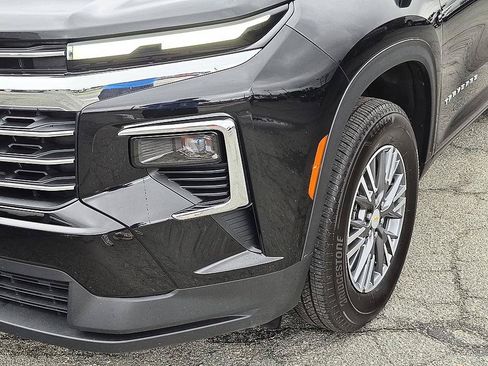 Certified 2026 Chevrolet Traverse LT FWD image 9