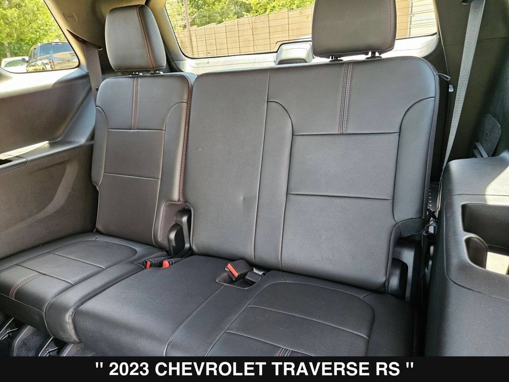 Used 2023 Chevrolet Traverse RS w/ LPO, Floor Liner Package FWD image 18